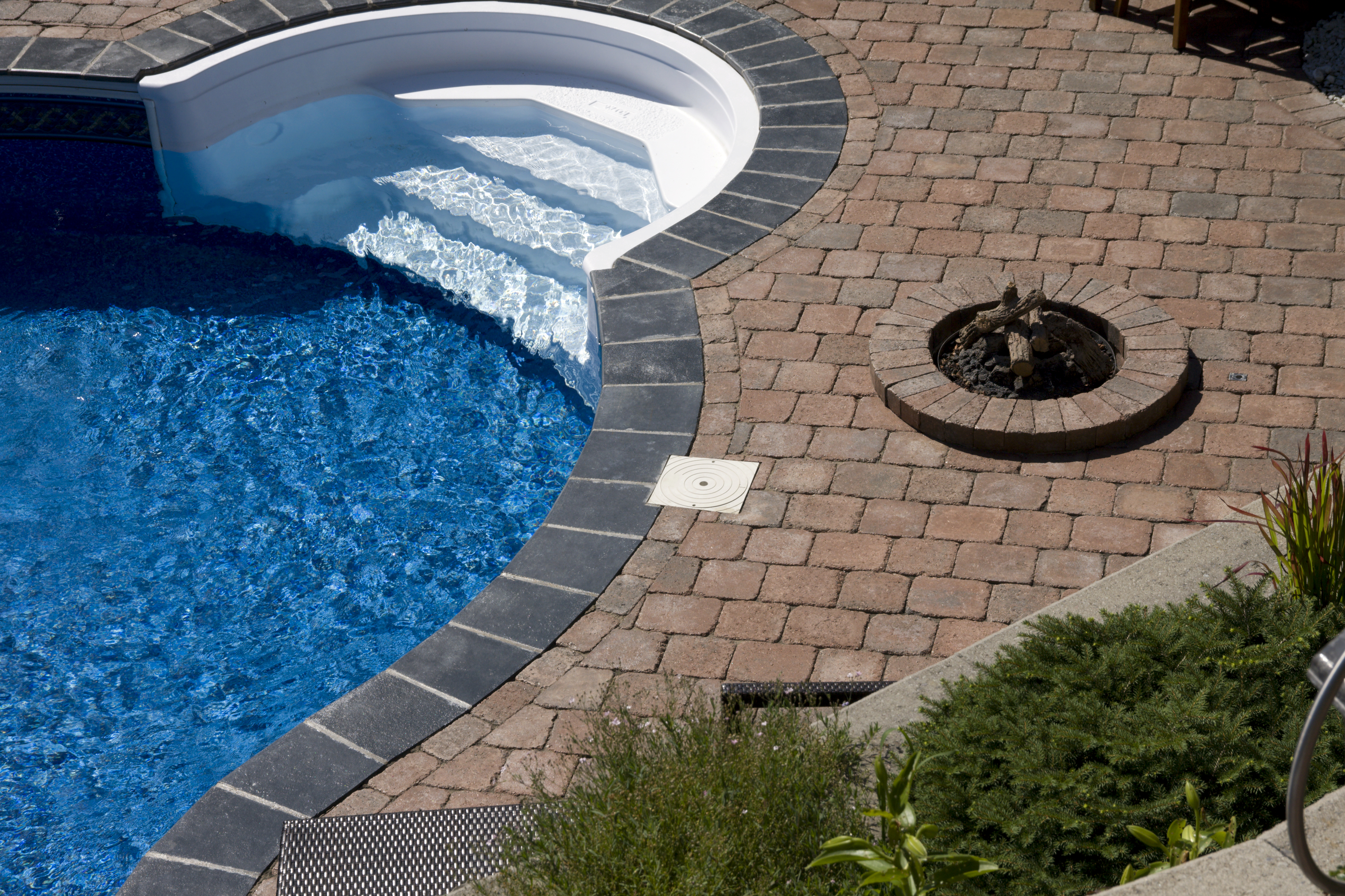 Start Your Summer Early with a Swimming Pool Heater